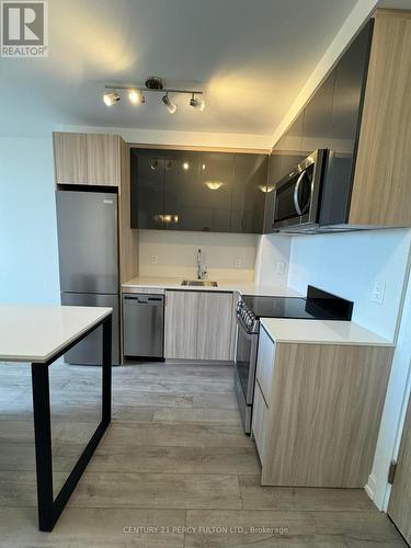 701 - 3100 Keele Street, Toronto, ON - Indoor Photo Showing Kitchen