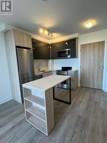 701 - 3100 Keele Street, Toronto, ON - Indoor Photo Showing Kitchen