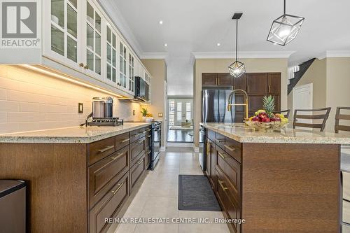 42 Ypres Road, Toronto, ON - Indoor Photo Showing Kitchen With Upgraded Kitchen