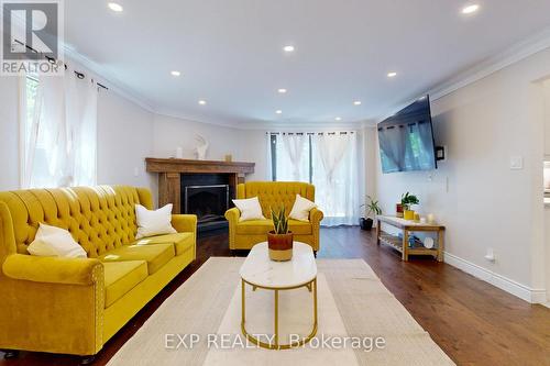 14 Wadsworth Circle, Brampton, ON - Indoor Photo Showing Living Room With Fireplace