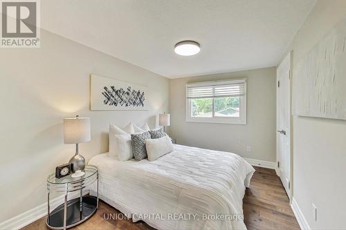 3237 Chokecherry Crescent, Mississauga, ON - Indoor Photo Showing Bedroom