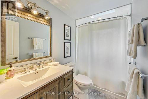 3237 Chokecherry Crescent, Mississauga, ON - Indoor Photo Showing Bathroom