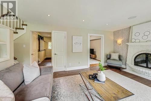 3237 Chokecherry Crescent, Mississauga, ON - Indoor Photo Showing Living Room With Fireplace