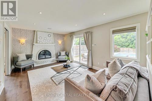 3237 Chokecherry Crescent, Mississauga, ON - Indoor Photo Showing Living Room With Fireplace