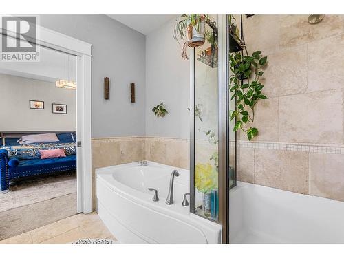 2802 Squamish Court, Kamloops, BC - Indoor Photo Showing Bathroom