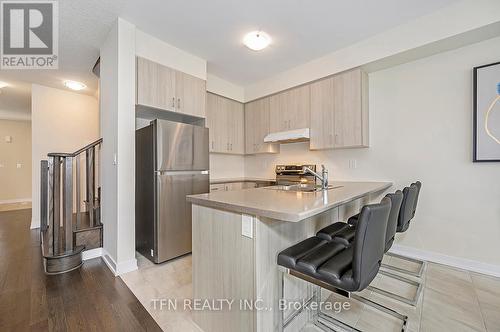 6 Daisy Lane, Thorold, ON - Indoor Photo Showing Kitchen With Double Sink