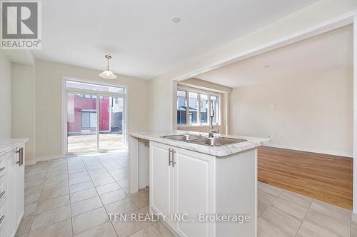 75 Sunflower Crescent, Thorold, ON - Indoor Photo Showing Kitchen With Double Sink