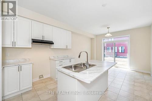 75 Sunflower Crescent, Thorold, ON - Indoor Photo Showing Kitchen With Double Sink