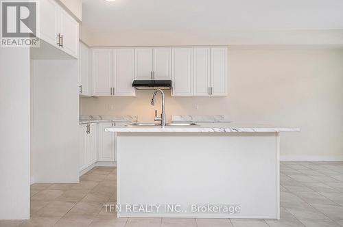 75 Sunflower Crescent, Thorold, ON - Indoor Photo Showing Kitchen