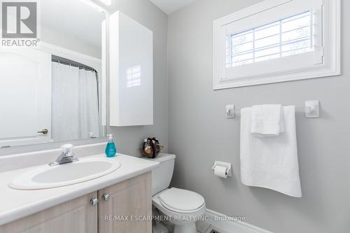 109 Peachwood Crescent, Hamilton, ON - Indoor Photo Showing Bathroom