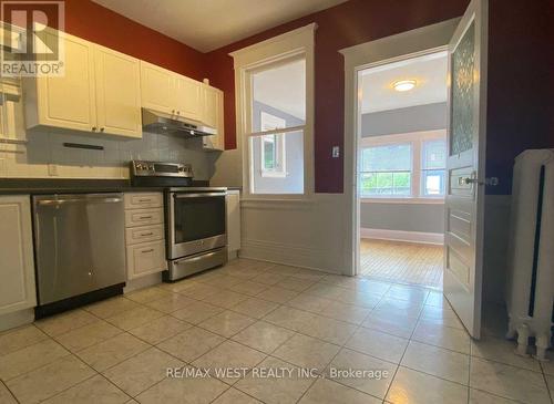 120 Howard Park Avenue, Toronto, ON - Indoor Photo Showing Kitchen