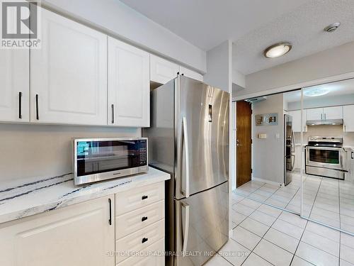 508 - 3 Ellesmere Street, Richmond Hill, ON - Indoor Photo Showing Kitchen