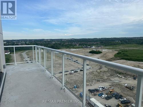 1425 - 2 David Eyer Road, Richmond Hill, ON - Outdoor With Balcony With View