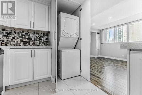 908 - 3700 Kaneff Crescent, Mississauga, ON - Indoor Photo Showing Laundry Room