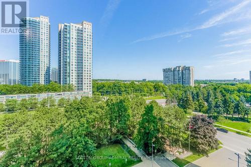 908 - 3700 Kaneff Crescent, Mississauga, ON - Outdoor