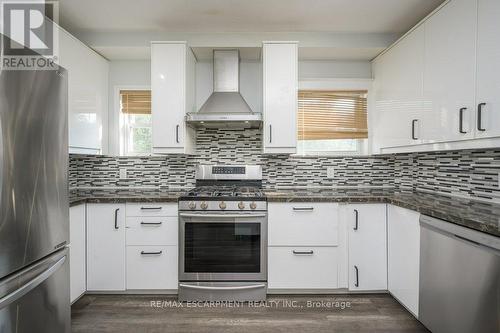 316 North Shore Boulevard W, Burlington, ON - Indoor Photo Showing Kitchen With Upgraded Kitchen