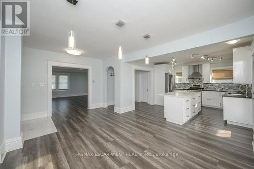 316 North Shore Boulevard W, Burlington, ON - Indoor Photo Showing Kitchen With Upgraded Kitchen