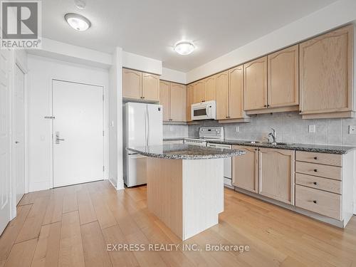 2319 - 80 Harrison Garden Boulevard, Toronto, ON - Indoor Photo Showing Kitchen