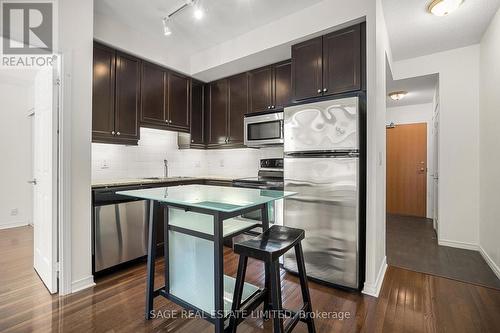 803 - 736 Spadina Avenue, Toronto, ON - Indoor Photo Showing Kitchen With Stainless Steel Kitchen