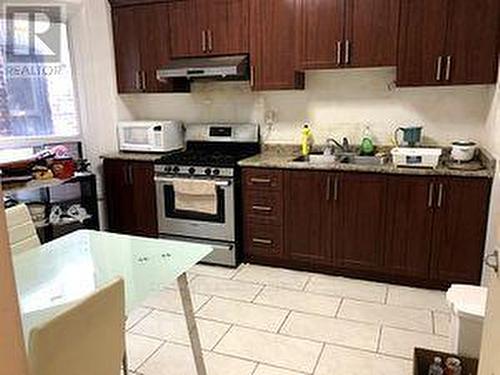 3/Floor - 524 Bathurst Street, Toronto, ON - Indoor Photo Showing Kitchen