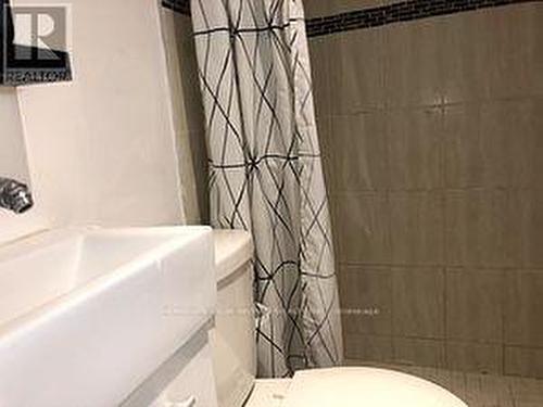 3/Floor - 524 Bathurst Street, Toronto, ON - Indoor Photo Showing Bathroom