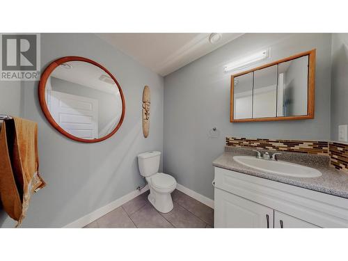 2431 Fairview Road, Oliver, BC - Indoor Photo Showing Bathroom