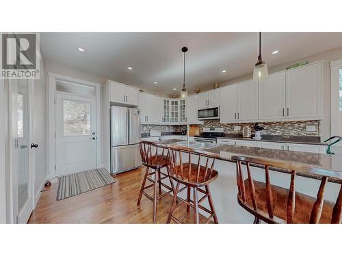 2431 Fairview Road, Oliver, BC - Indoor Photo Showing Kitchen