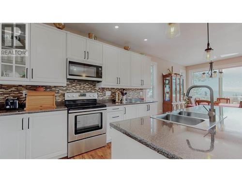 2431 Fairview Road, Oliver, BC - Indoor Photo Showing Kitchen With Double Sink