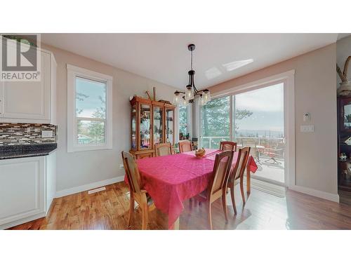 2431 Fairview Road, Oliver, BC - Indoor Photo Showing Dining Room