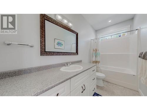 2431 Fairview Road, Oliver, BC - Indoor Photo Showing Bathroom