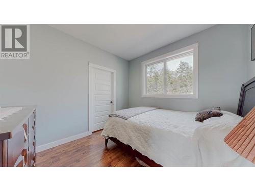 2431 Fairview Road, Oliver, BC - Indoor Photo Showing Bedroom