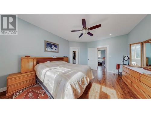 2431 Fairview Road, Oliver, BC - Indoor Photo Showing Bedroom