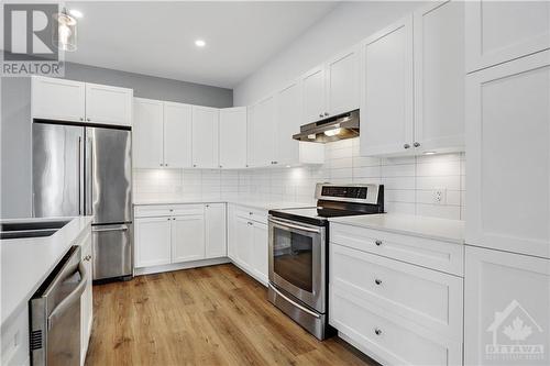 142/144 Montfort Street, Ottawa, ON - Indoor Photo Showing Kitchen With Upgraded Kitchen