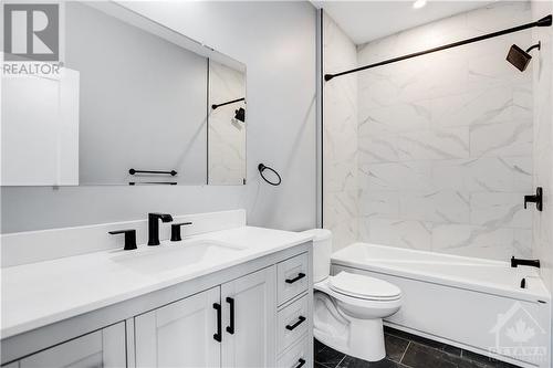 138 Montfort Street, Ottawa, ON - Indoor Photo Showing Bathroom