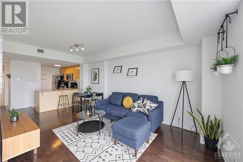 200 Lett Street Unit#513, Ottawa, ON - Indoor Photo Showing Living Room