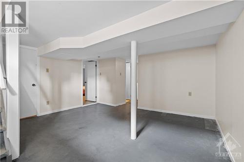 10 Mount Pleasant Avenue, Ottawa, ON - Indoor Photo Showing Bedroom