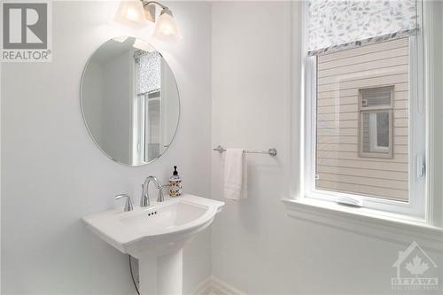 179 Avro Circle, Ottawa, ON - Indoor Photo Showing Bathroom