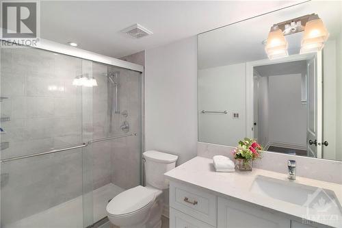 179 Avro Circle, Ottawa, ON - Indoor Photo Showing Bathroom