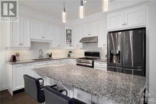 179 Avro Circle, Ottawa, ON - Indoor Photo Showing Kitchen With Upgraded Kitchen