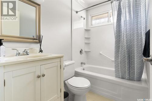 142 Fairview Road, Regina, SK - Indoor Photo Showing Bathroom