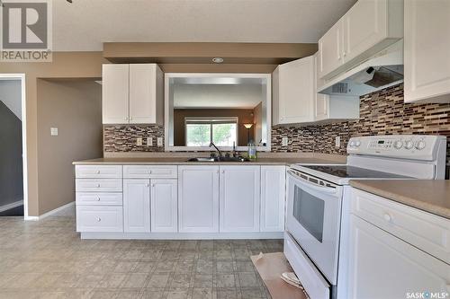 1260 Wessex Place, Regina, SK - Indoor Photo Showing Kitchen With Double Sink