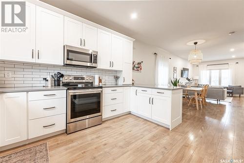 2011 Coy Avenue, Saskatoon, SK - Indoor Photo Showing Kitchen With Upgraded Kitchen