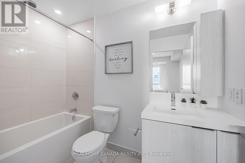 2105 - 225 Sumach Street, Toronto, ON - Indoor Photo Showing Bathroom