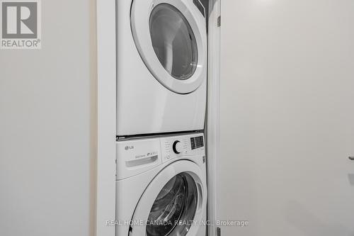 2105 - 225 Sumach Street, Toronto (Regent Park), ON - Indoor Photo Showing Laundry Room