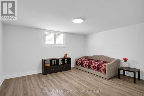 2869 Heardcreek Trail, London, ON - Indoor Photo Showing Bedroom