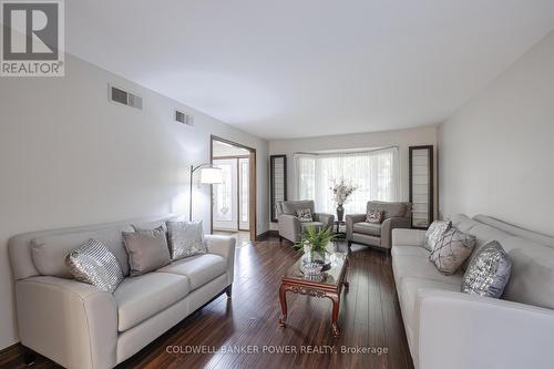 134 Parks Edge Crescent, London, ON - Indoor Photo Showing Kitchen With Upgraded Kitchen