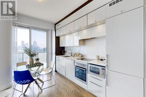 4109 - 15 Grenville Street, Toronto, ON - Indoor Photo Showing Kitchen