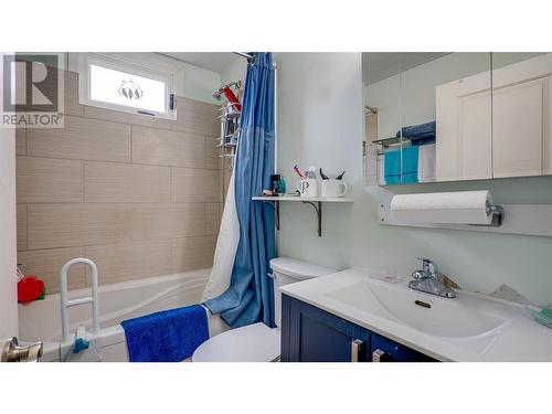 6049 Old Kamloops Road, Vernon, BC - Indoor Photo Showing Bathroom