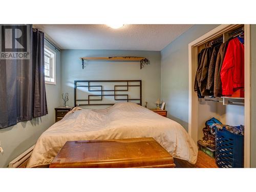 6049 Old Kamloops Road, Vernon, BC - Indoor Photo Showing Bedroom