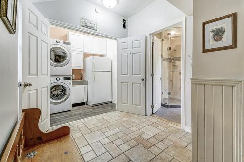 173 Main Street N, Waterdown, ON - Indoor Photo Showing Laundry Room